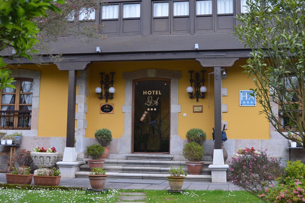 Hotel La Arquera Лянес Екстериор снимка